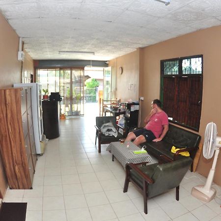 Sharky'S Hostel Pai Esterno foto